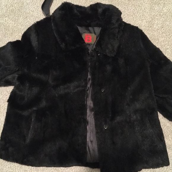 Short Rabbit Jacket - Picture 4 of 4